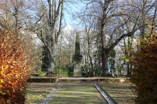 plo_Kriegsopferdenkmal_Hauptfriedhof ©Peggy Lohse