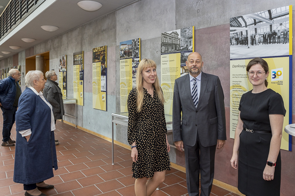20221101_AusstellungsEÖ-Unigebäude_EUV6877