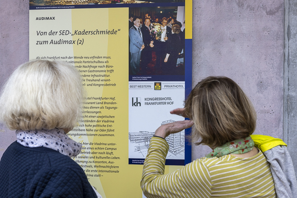 20221101_AusstellungsEÖ-Unigebäude_EUV7031