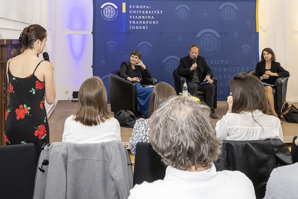 20230511_Anna-Luehrmann_Laurence-Boone_EUV8216