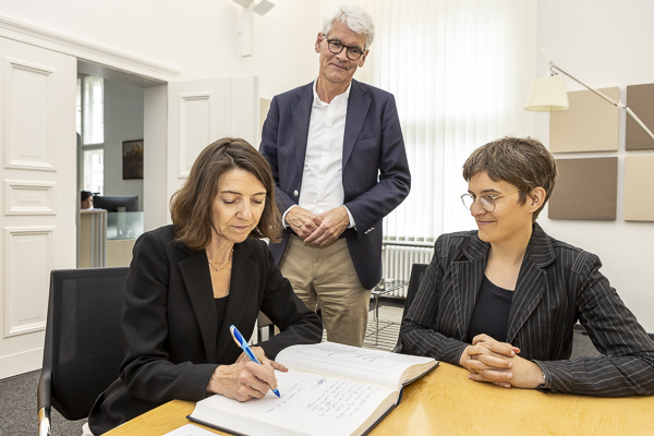 20230511_Anna-Luehrmann_Laurence-Boone_EUV8256