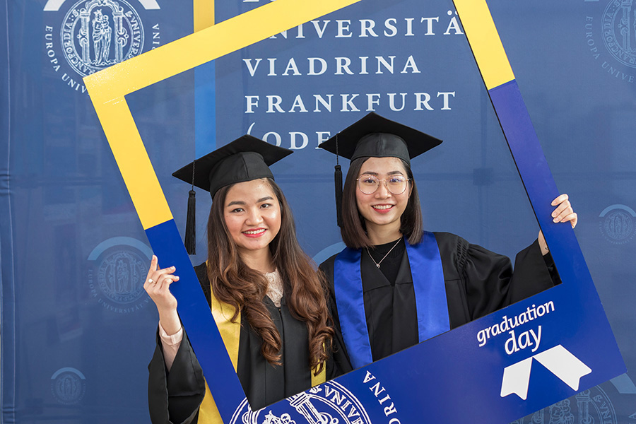 20191116_Graduation-Day_UV_4032_akt