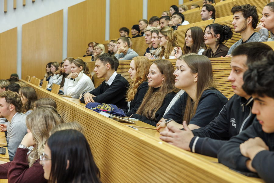 Viadrina-Campus im Fruehling
