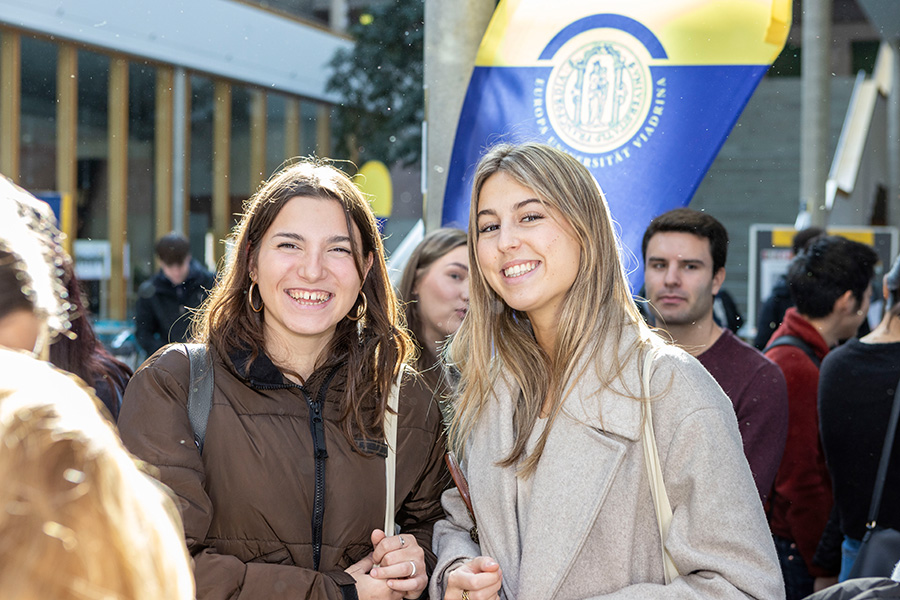 Viadrina-Campus im Fruehling