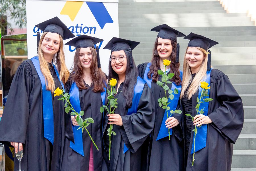 Sektempfang beim Graduation Day 2024