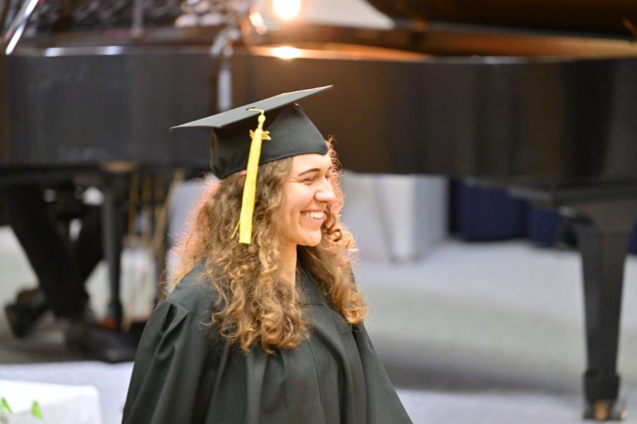 Graduierte der Wirtschaftswissenschaftlichen Fakultät beim Graduation Day 2024