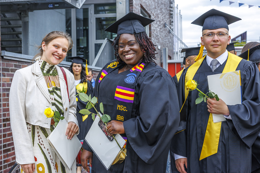 Sektempfang beim Graduation Day 2025