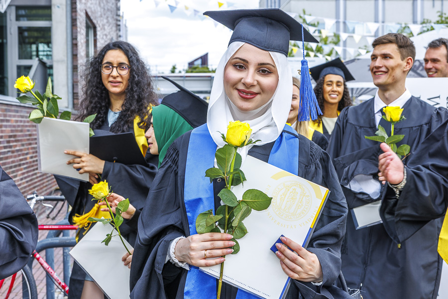 Sektempfang beim Graduation Day 2025