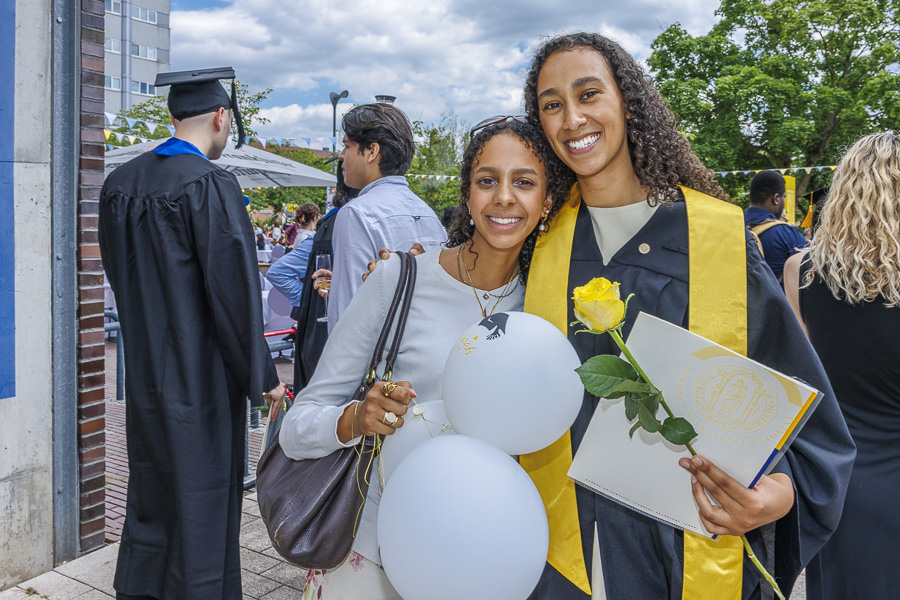 Sektempfang beim Graduation Day 2025