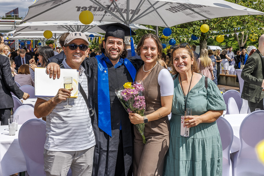 Sektempfang beim Graduation Day 2025