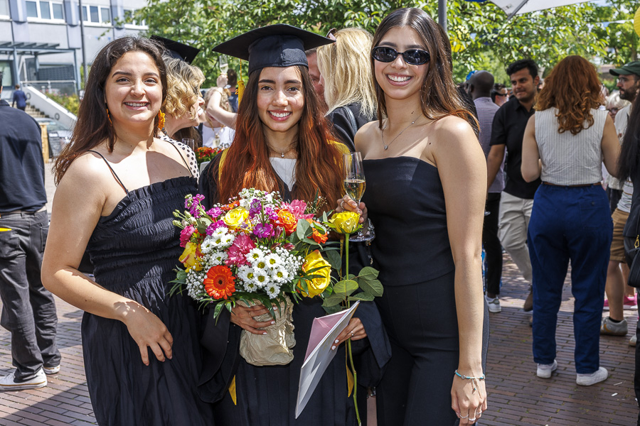 Sektempfang beim Graduation Day 2025