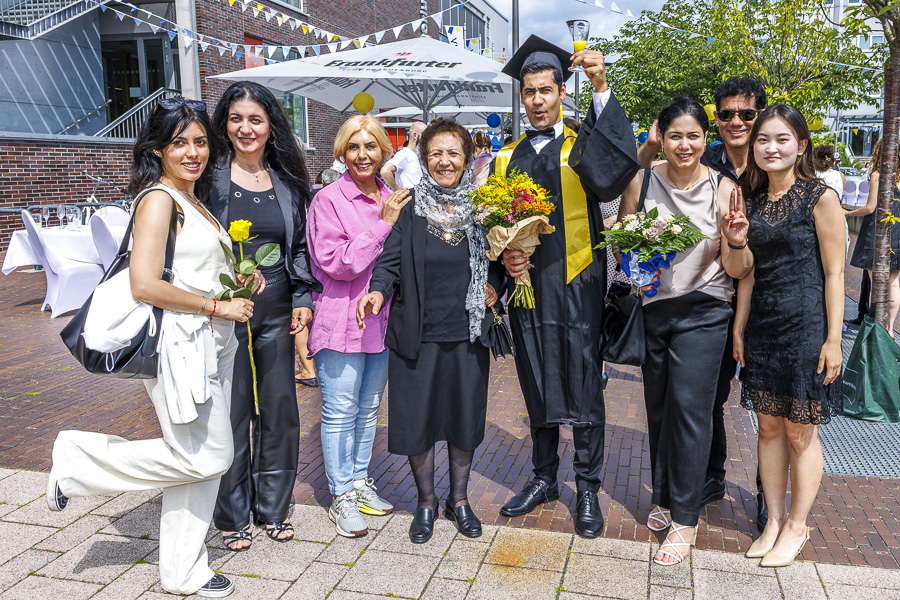 Sektempfang beim Graduation Day 2025