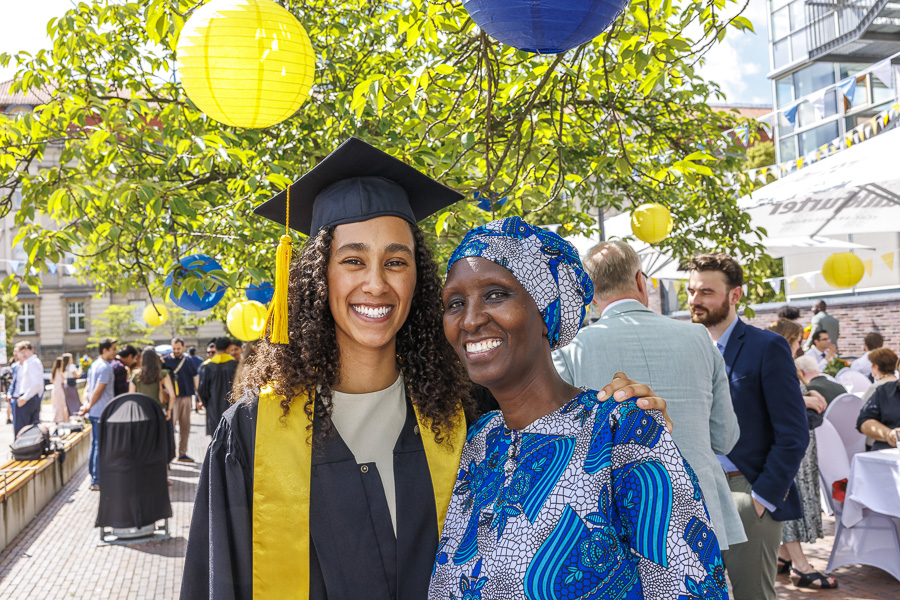 Sektempfang beim Graduation Day 2025