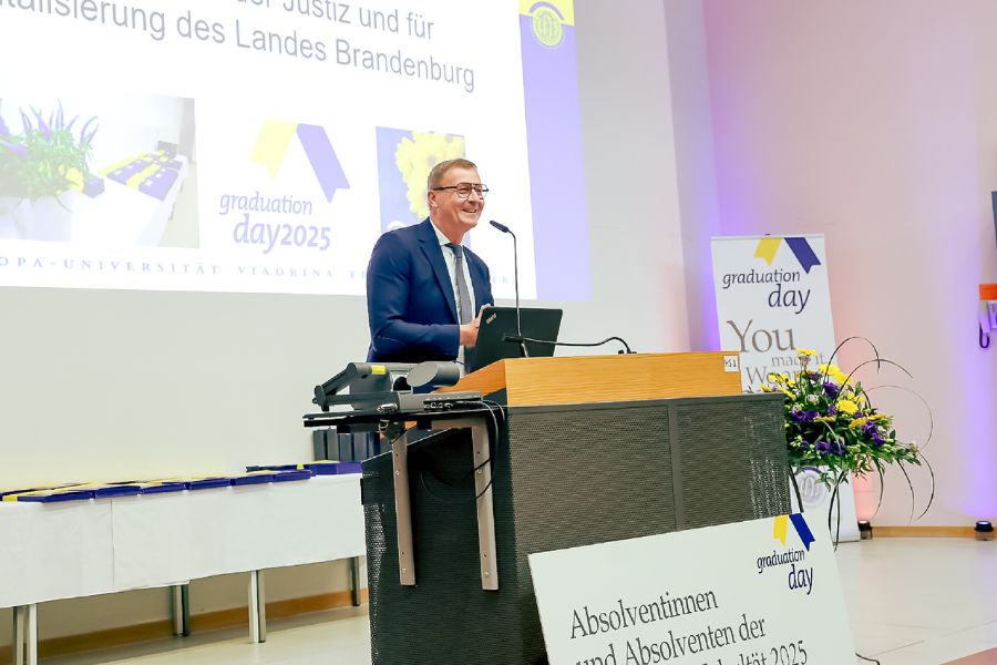 Graduierte der Juristischen Fakultät beim Graduation Day 2025