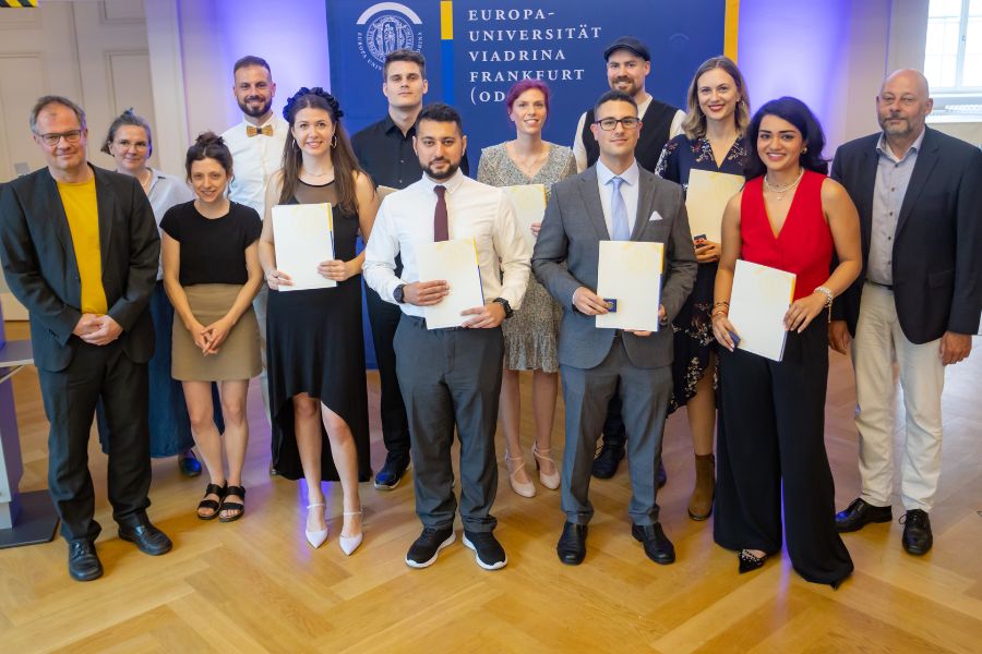 Zeugnisübergabe der Kulturwissenschaftlichen Fakultät