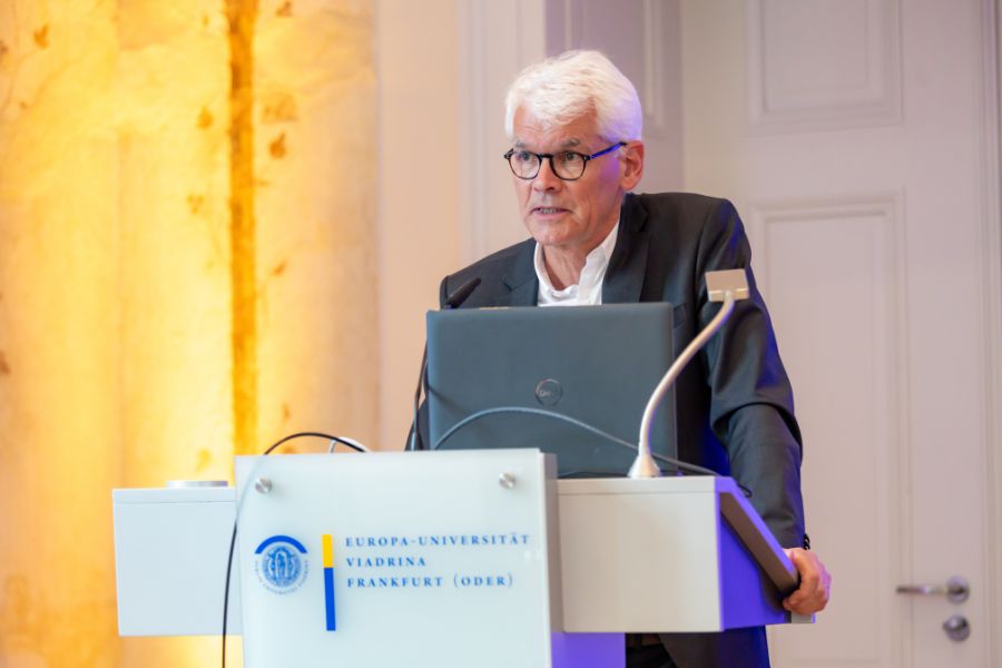 Zeugnisübergabe der Kulturwissenschaftlichen Fakultät