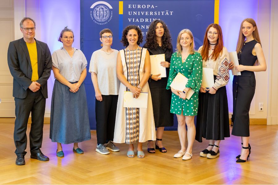 Zeugnisübergabe der Kulturwissenschaftlichen Fakultät