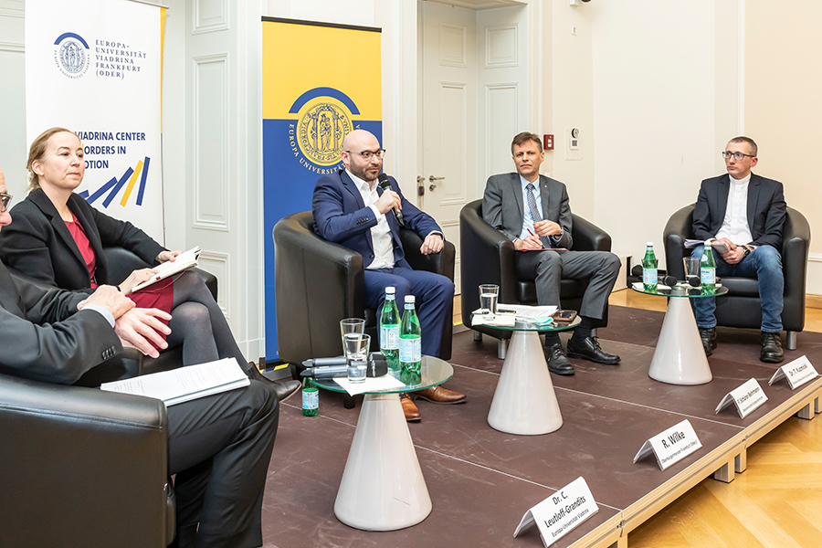 Podiumsdiskussion zum Zentrum für Deutsche Einheit und Europäische Transformation mit Frankfurts Oberbuergermeister Rene Wilke