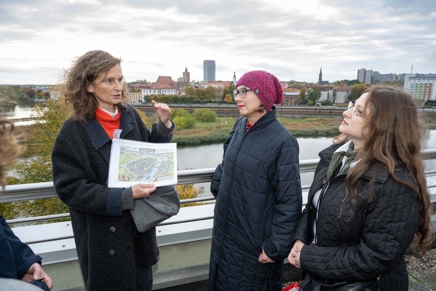 40 2025-10_Bereska-konf-CP_dsc_8634_cr