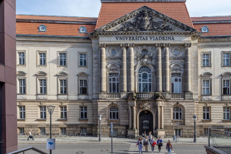 Viadrina Hauptgebäude Front
