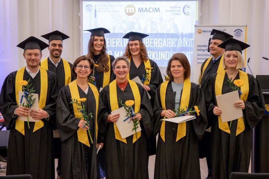Absolventinnen und Absolventen des MACIM-Studiengangs 2024