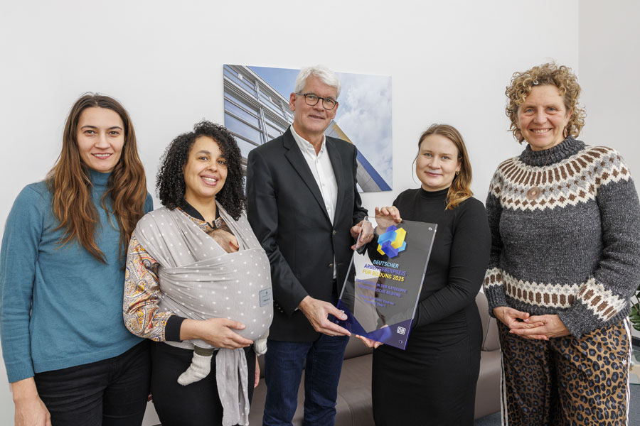 uebergabe-deutscher-arbeitgeberpreis-fuer-bildung