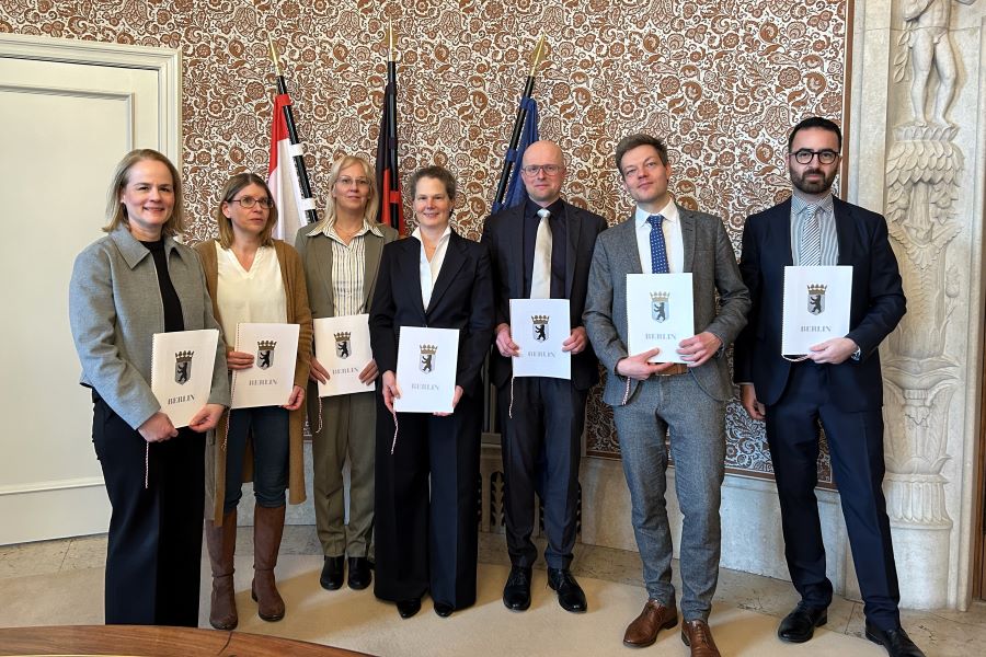 gruppe-pohlreich-ganz-rechts-900 gruppe-pohlreich-ganz-rechts-900