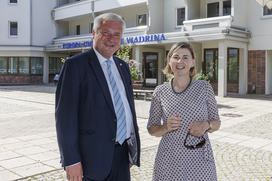 Knut Abraham und Prof. Dr. Dagmara Jajeśniak-Quast