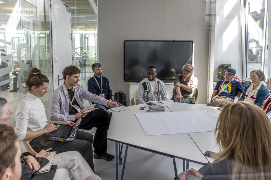 Doing Democracy Arbeitsgruppen im Coworking Space der Viadrina