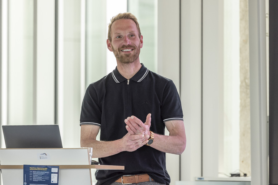 Bildergalerie zum Vortrag mit Erik Herrmann: „(Wie) verändert KI die Arbeitswelt? Chancen und Risiken“
