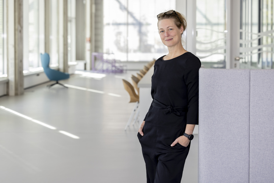 anne holper-900x600