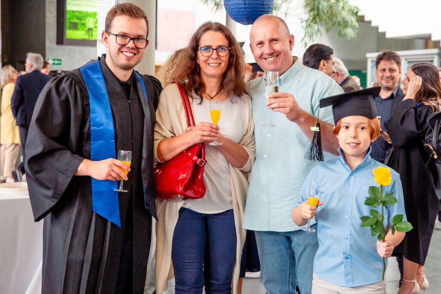 Sektempfang beim Graduation Day 2024