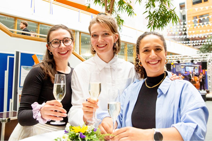 Sektempfang beim Graduation Day 2024