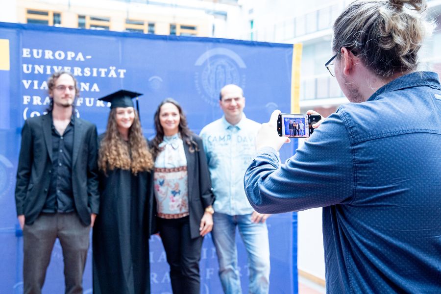 Graduierte der Juristischen Fakultät beim Graduation Day 2024