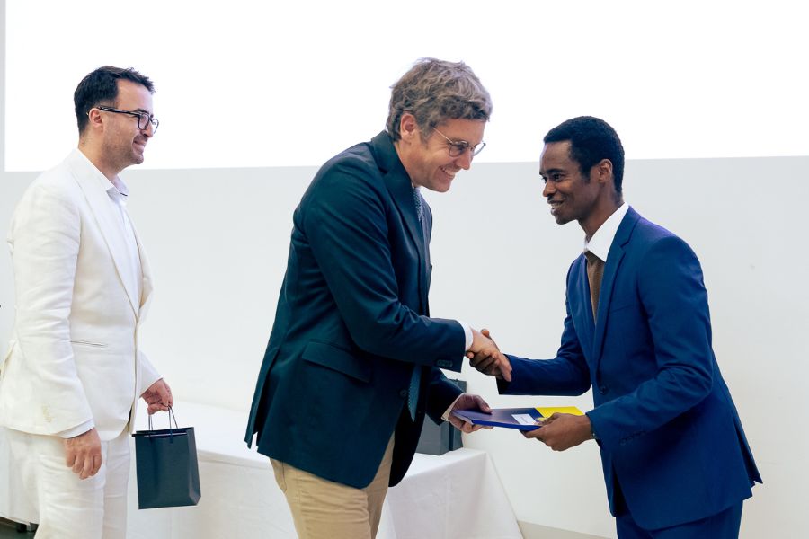 Presentation of certificates from the Faculty of Law