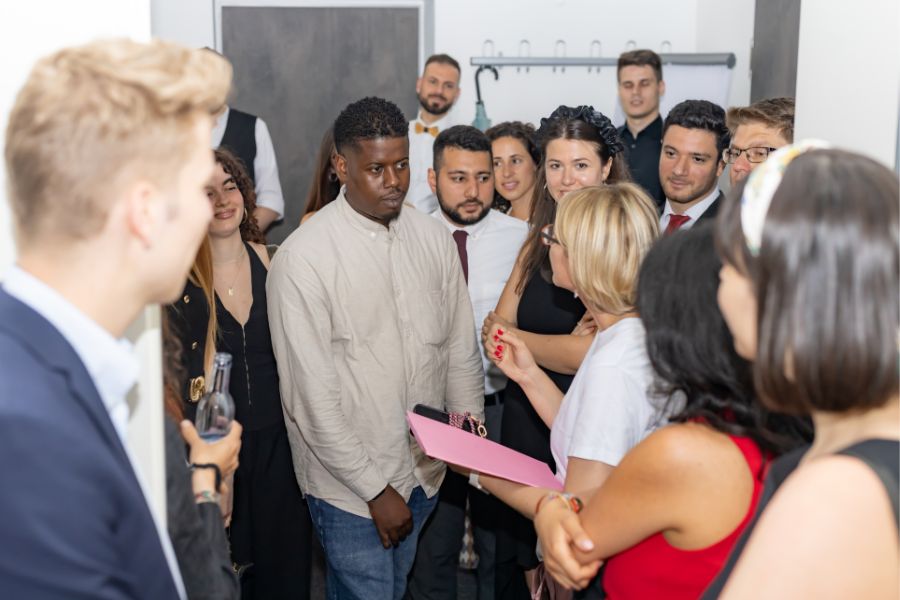 Presentation of certificates from the Faculty of Cultural Studies