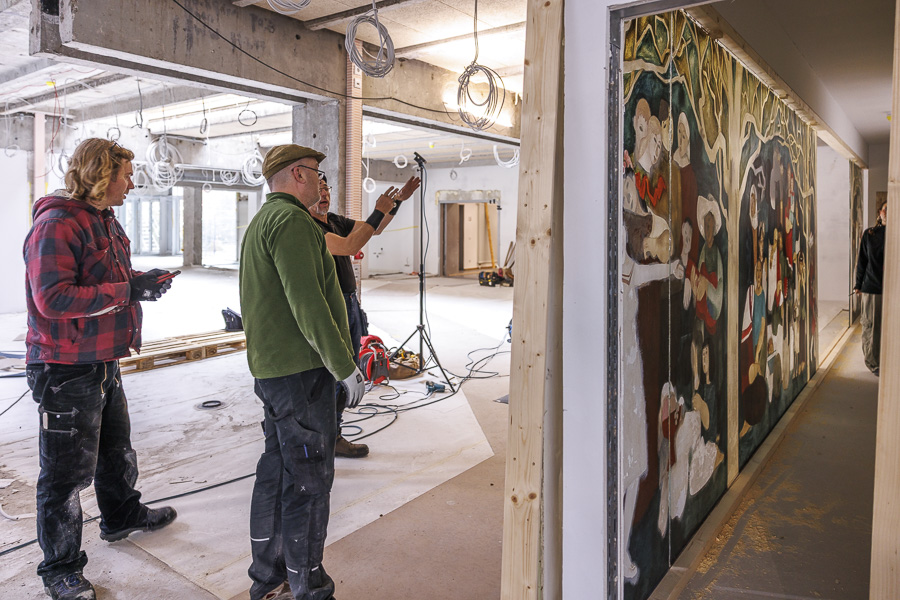 coworking-space-installation-glass-painting-1534