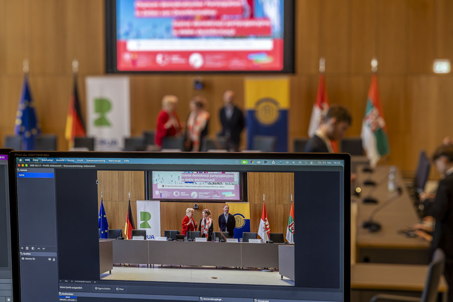 Doing Democracy in Frankfurt (Oder) Town Hall with Gesine Schwan and Anne Holper