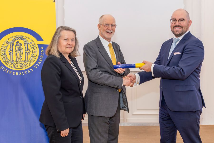 Passing the baton at IHL Master: Prof Beham takes over