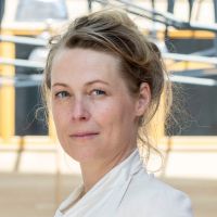Dr Anne Holper