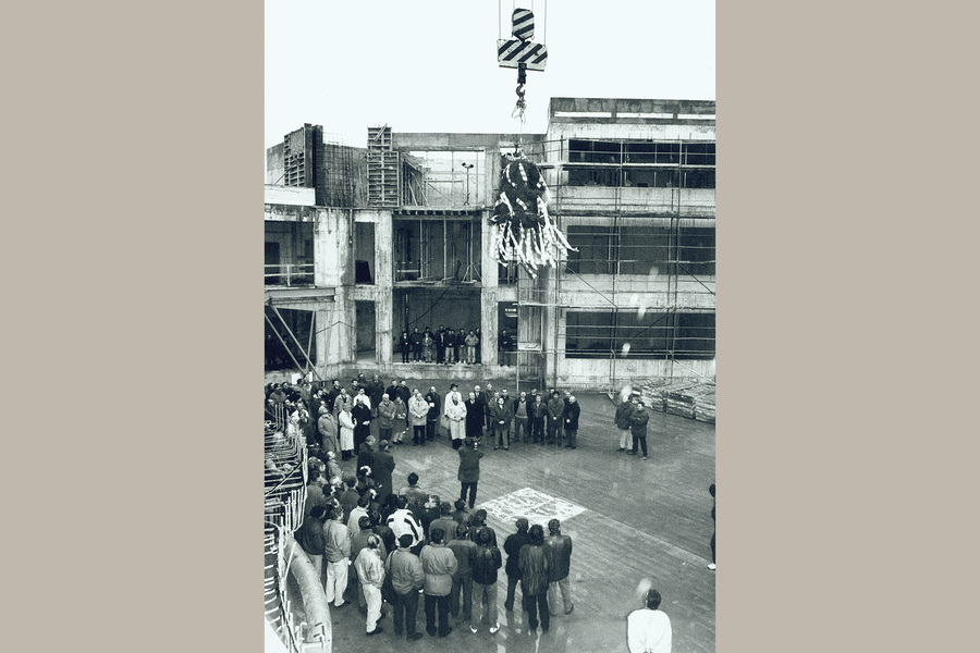 Ceremony for the first construction phase, ground-breaking ceremony for the second: on 19 November 1996, Prof. Dr Stefan Jurga, newly appointed Rector of the Adam Mickiewicz University of Poznań, celebrates the Collegium Polonicum in Słubice.