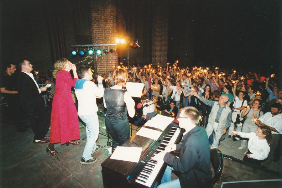 The ten-year anniversary of Viadrina is be celebrated with discussions, concerts and an official ceremony from 13 to 15 July 2001.
