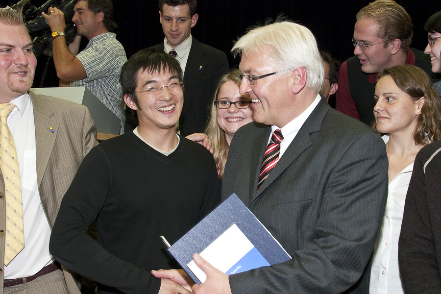 Federal Foreign Minister Frank-Walter Steinmeier opened the Academic Year 2006/2007 on 26 October 2006.