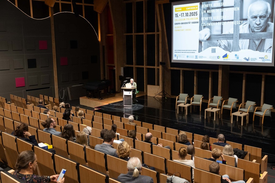 18 2025-10_Bereska-konf-CP_dsc_8308_cr