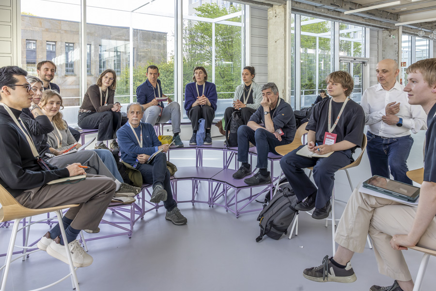 Grupa robocza Doing Democracy w przestrzeni coworkingowej Viadrina