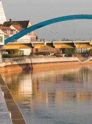 Die Oder am Morgen, Brücke, Konzerthalle ©Heide Fest