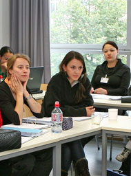 Studenten im Seminar (8) ©Heide Fest